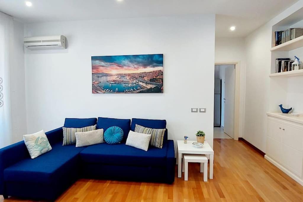 Blue Apartment Кальярі Екстер'єр фото
