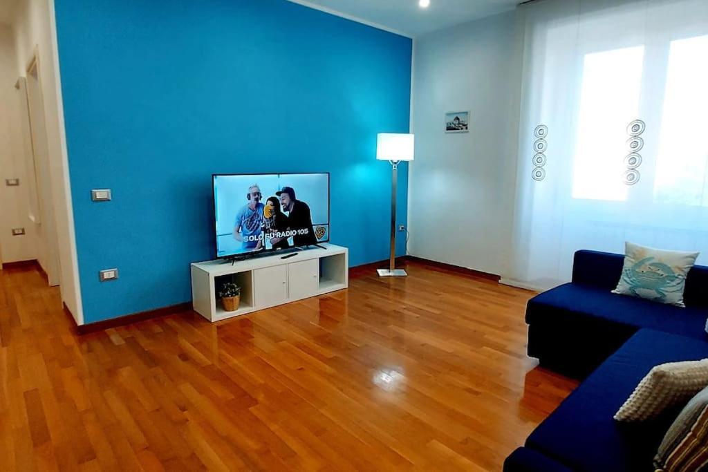 Blue Apartment Кальярі Екстер'єр фото